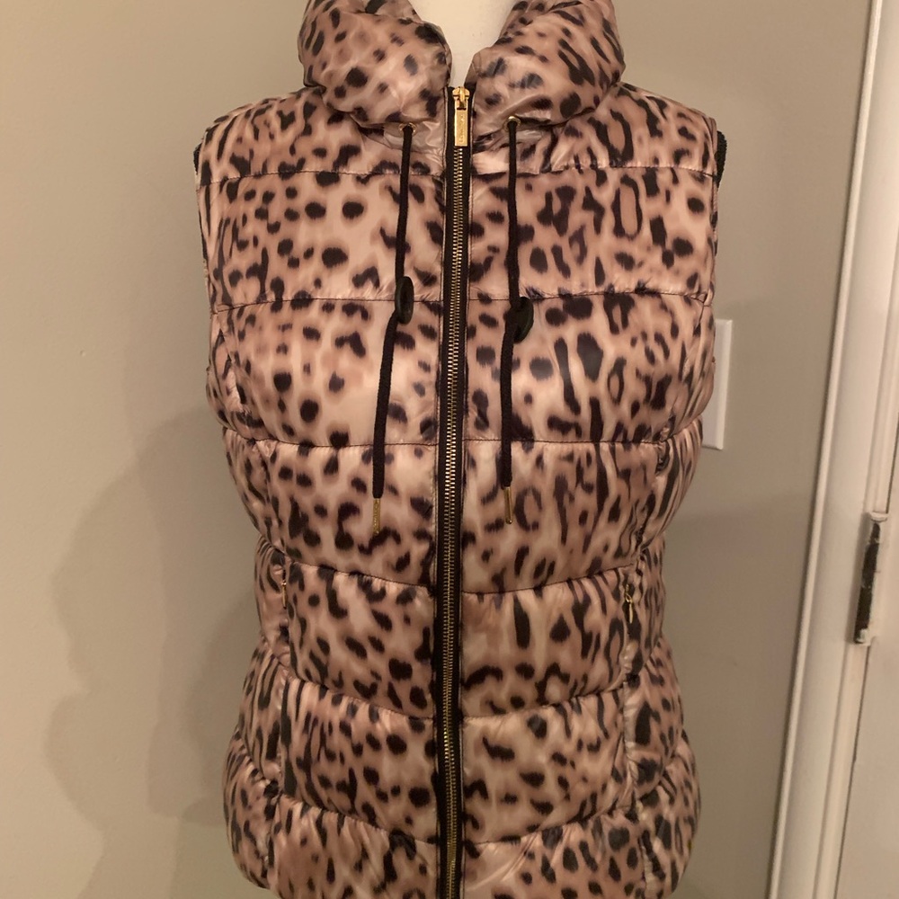 Sleeveless Leopard Print Puffer Vest - Beige/Black
